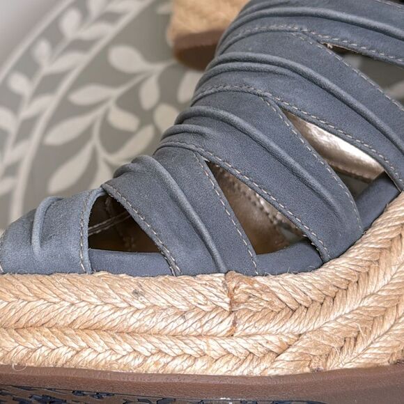 Sofft Blue Wedge Sandals - Picture 13 of 14